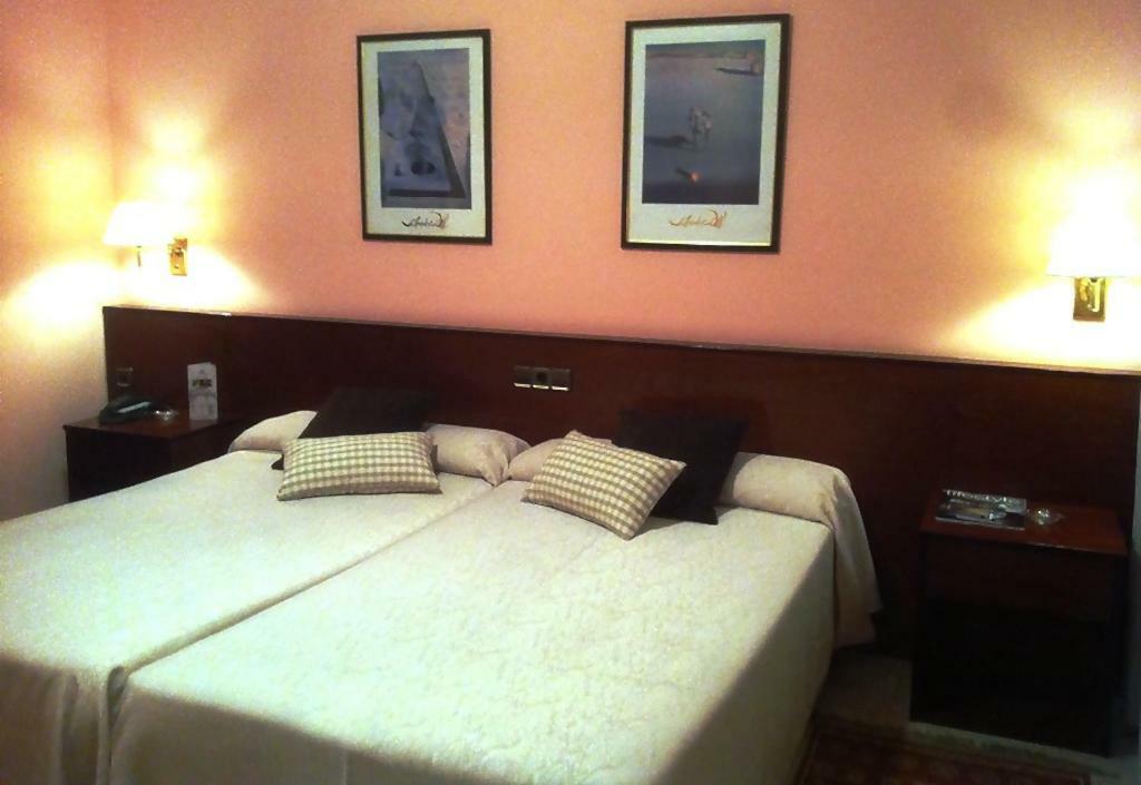 Hotel La Seu Ла-Сеу-д'Уржель Екстер'єр фото